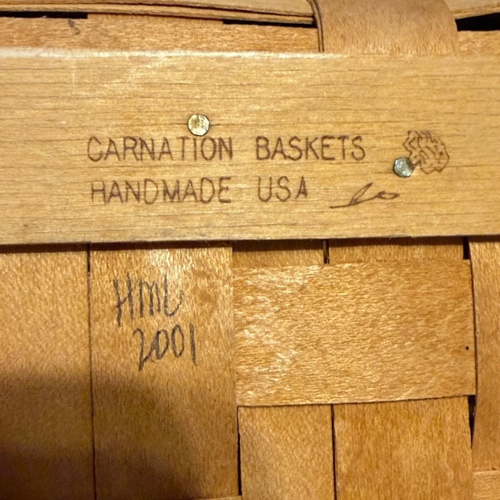 Longaberger basket Handcrafted maple Wood carnation memorial chapel USA 2001